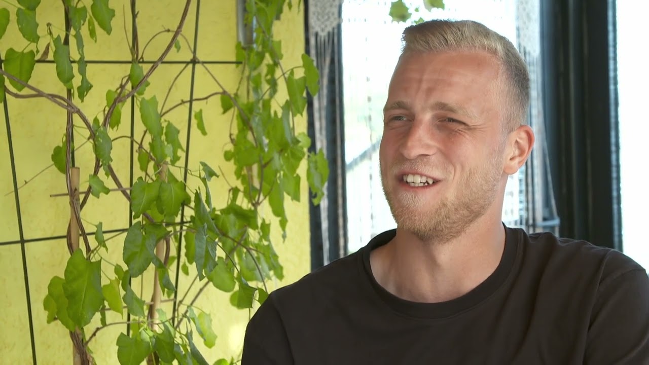 Torhüter Jonas Lang köpft sich zum 