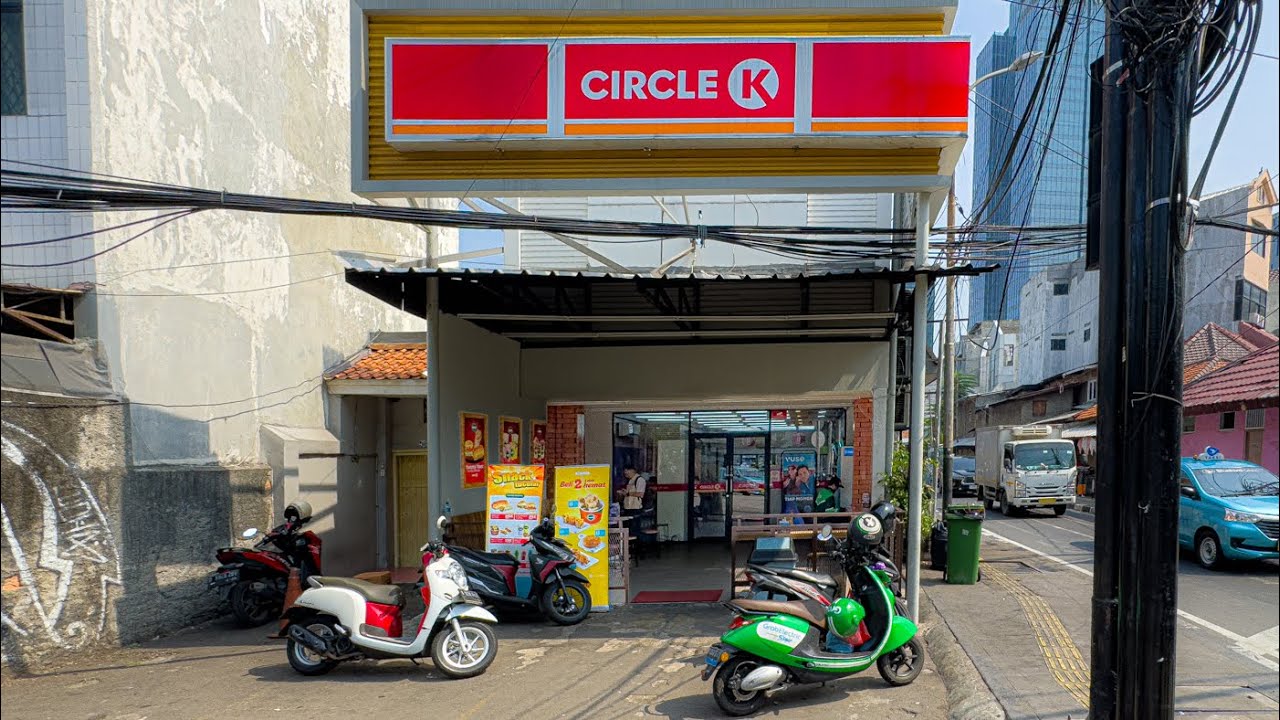 🇮🇩 Discover CIRCLE K INDONESIA &mdash; Inside a JAKARTA' Convenience Store