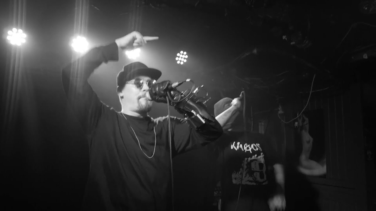 Eevil St&ouml;&ouml; : Tyyppaa viel (live at Torvi 12.2.2016)