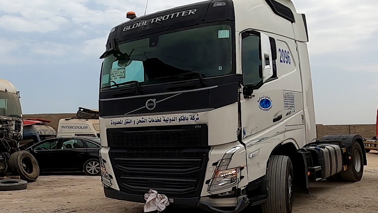 FH Volvo 440 Model 2024 Accident Bonnet 'Door' and Other Parts Repairing || Accident Cabin Repair ||
