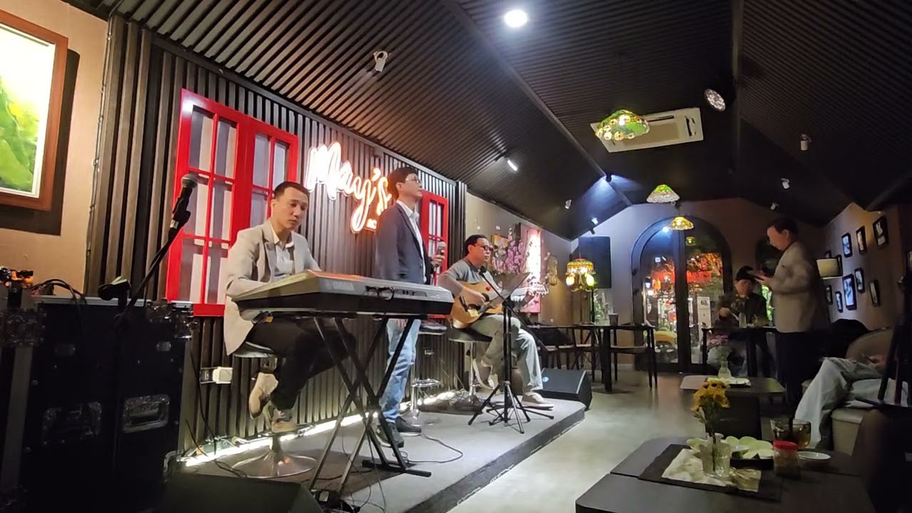 Ngày Trở Về  - Em