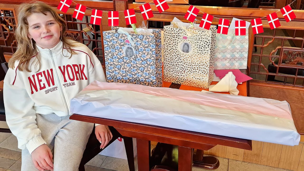 FIA 12 ÅR🇩🇰AMALIE SNART 14 ÅR🇩🇰FEJRER BEGGE PIGER PÅ RESTAURANTEN FOR FAMILIEN🎁😀