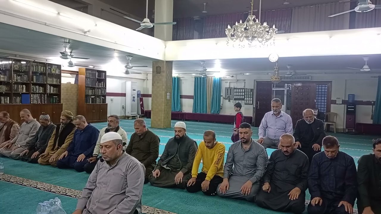 9رقم 17#3#2026 صلاه تراويح في شهر رمضان يوم 28جامع عرفات كان أمام الصلاةدكتور حيدر هادي العودةلرفاعي