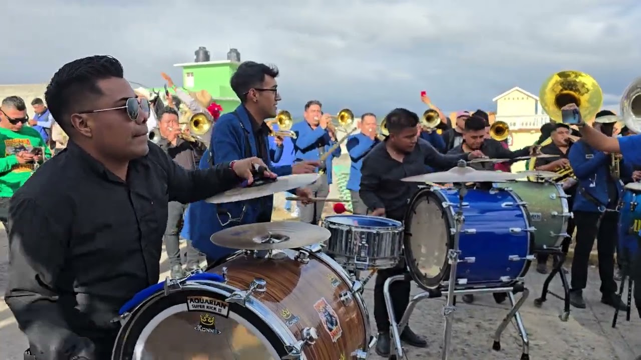 El Son Revolucionario | Banda La Universal