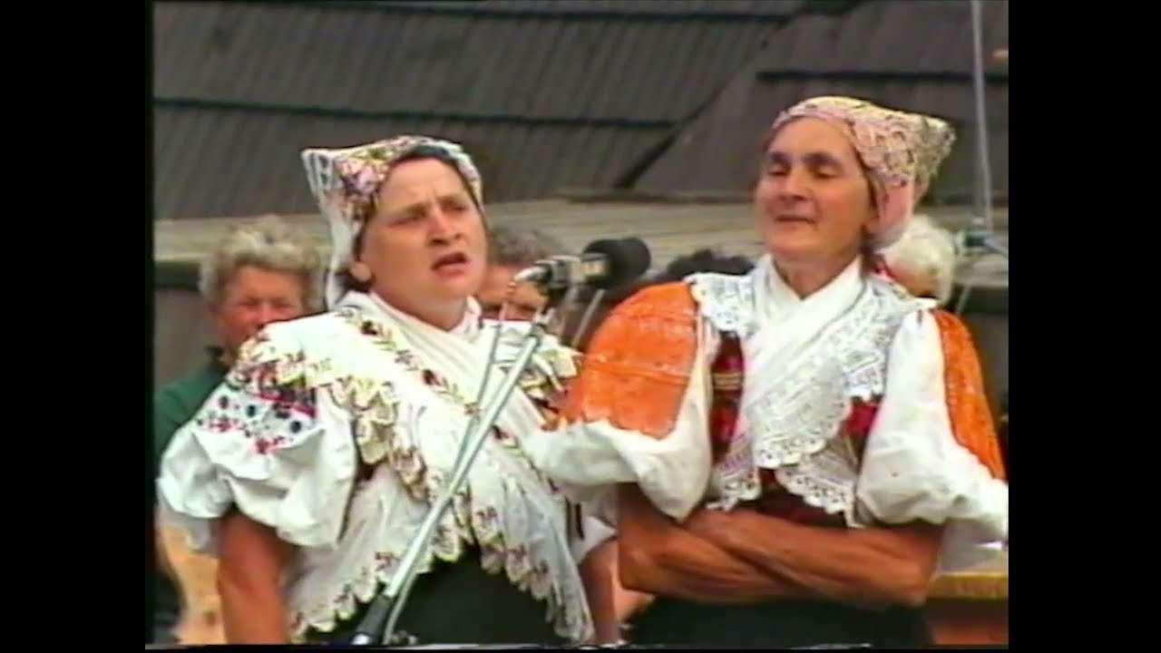 Čo sa v svete deje, Bože môj - Anna Molotová a Helena Ľuptáková - A tam hore, na hore