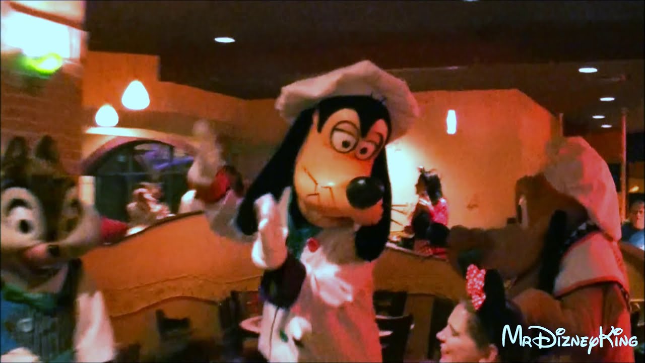 FUNNIEST Goofy's Kitchen Dining Experience at the Disneyland Hotel