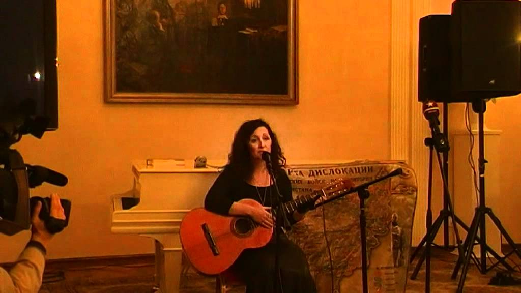 Ирина Цаголова. В декабре зимы начало. Афганская песня