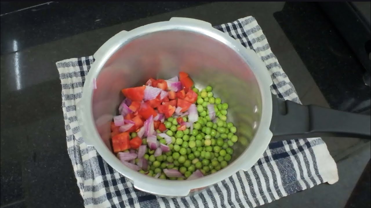 Green peas curry kerala style  #keralastyle #greenpeasrecipes #healtyfood #minivlog#kichenvlog#green