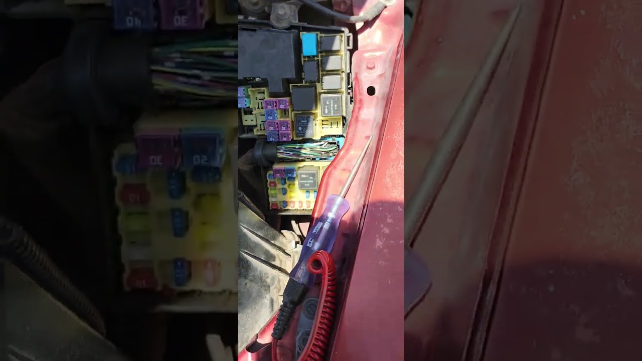 2010 mazda cx 7 2.5 donde esta el fusible del aire acondicionado