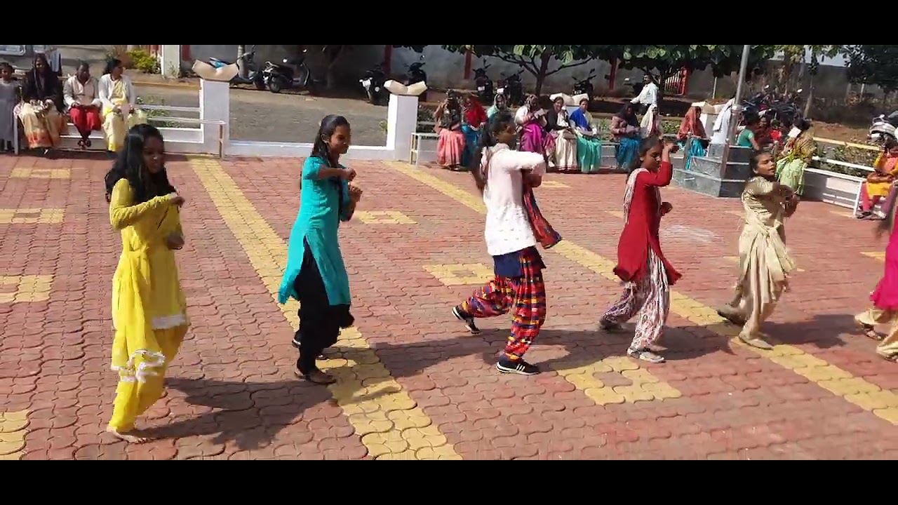 Super Dance by beautiful girl of St.paul Church Dindori.
