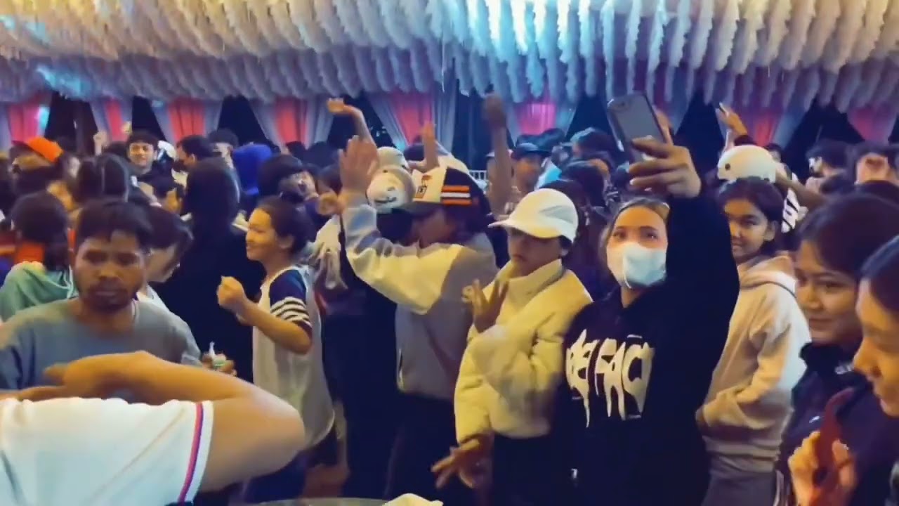 16/4 nhạc sàn tại đám cưới - gặp idol gái xinh jrai nhảy cực hót..!