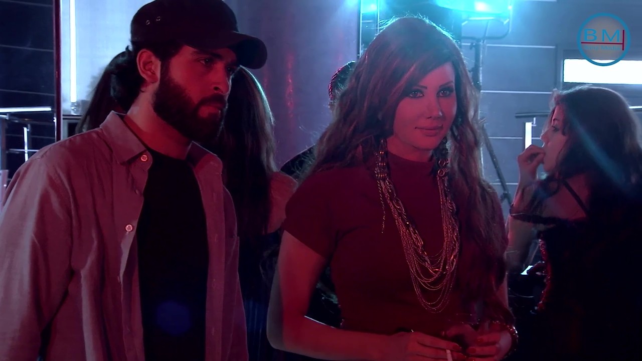 شغلها بيتطلب كتير 🤔 وبدها تعمل أي شي حتى توصل للنجومية 🎉🎭 - مسلسل تعب المشوار