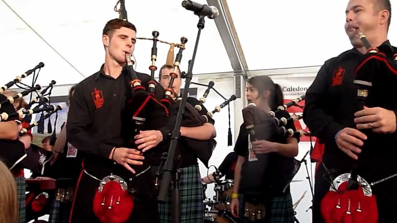 Chasing Cars - The Red Hot Chilli Pipers and Inveraray and District Juvenile Pipe Band
