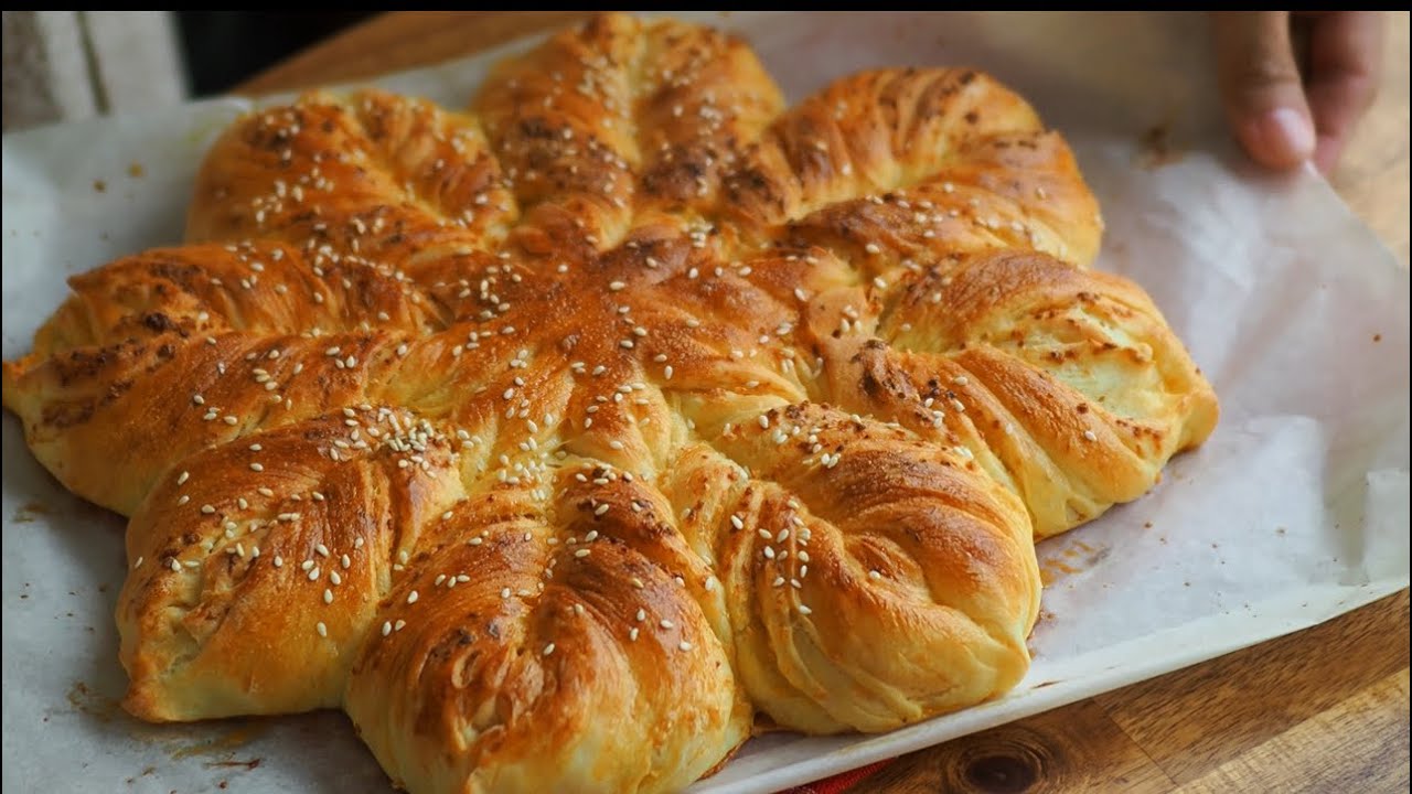 Christmas Star Bread Recipe | Step-by-Step Baking Guide | Moon Cooking 