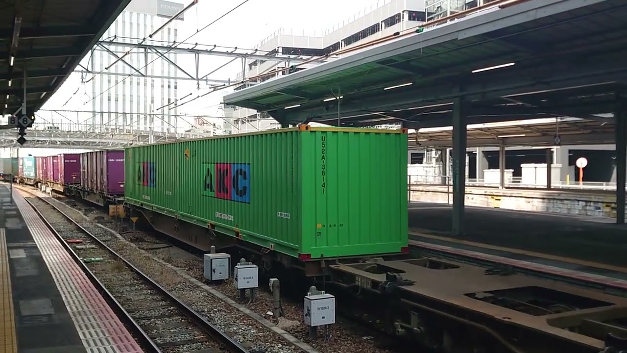2026年3/11、JR山陽本線広島駅。上り貨物列車【5054列車(福岡タ→東京タ)】〈牽引〉EF210-115【新】