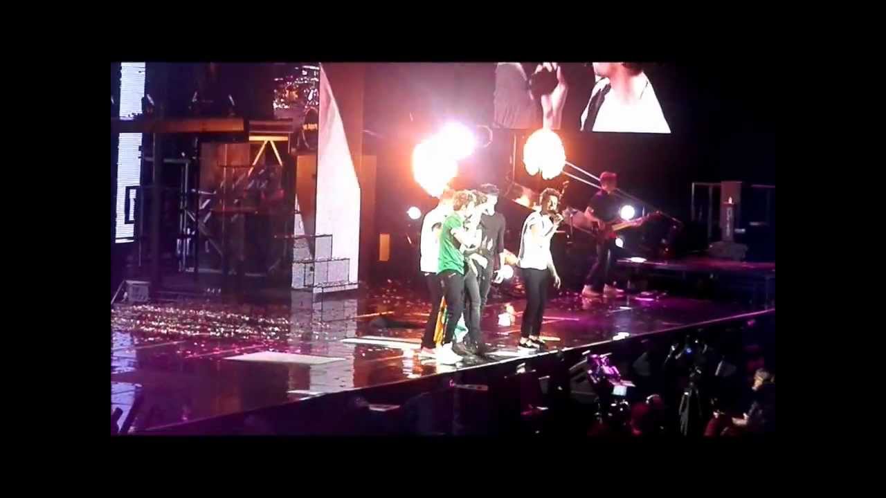 One Direction - Live While We're Young Dublin 12/3/13