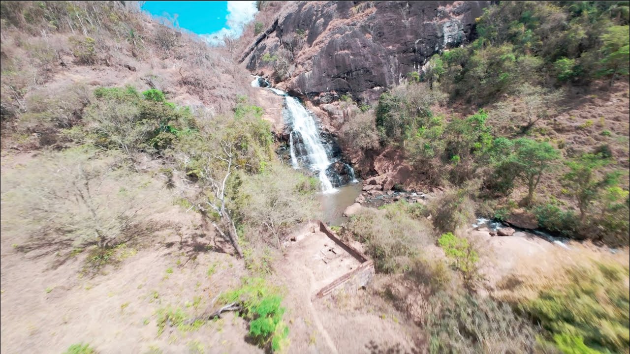 FPV drone| GEPRC Vapor D5 | Waterfall dive in Minas Gerais, Brazil!