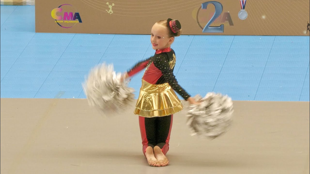 Majorettes *STUDIO DANCE EB Říčany* - solo pom, Mažoretky / Hradec Kralove 2025