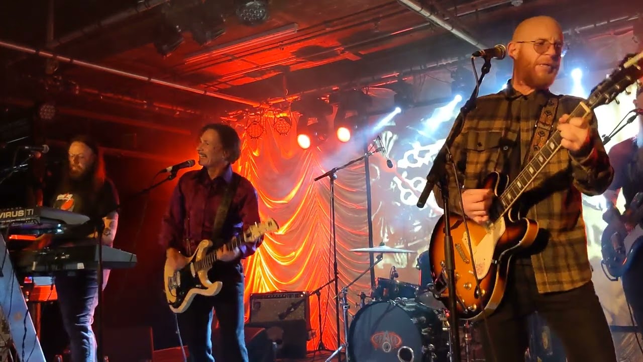 Space - 1 O'Clock [Live at the Old Woollen, 11/03/2023]