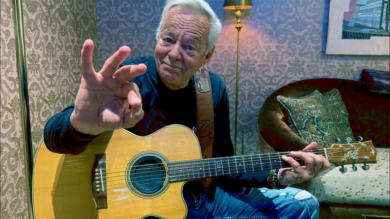 Tommy Emmanuel shows us his Maton TE Personal custom acoustic