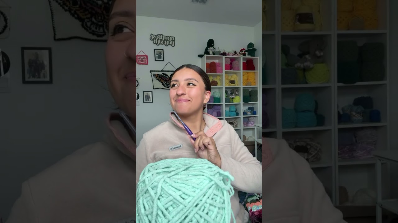 ГИГАНТСКИЙ ОСЬМИНОГ, СВЯЗАННЫЙ КРИВОШИПОМ #вязаниекрючком #узорыдлягигантскоговязаниякрючком: @hu...