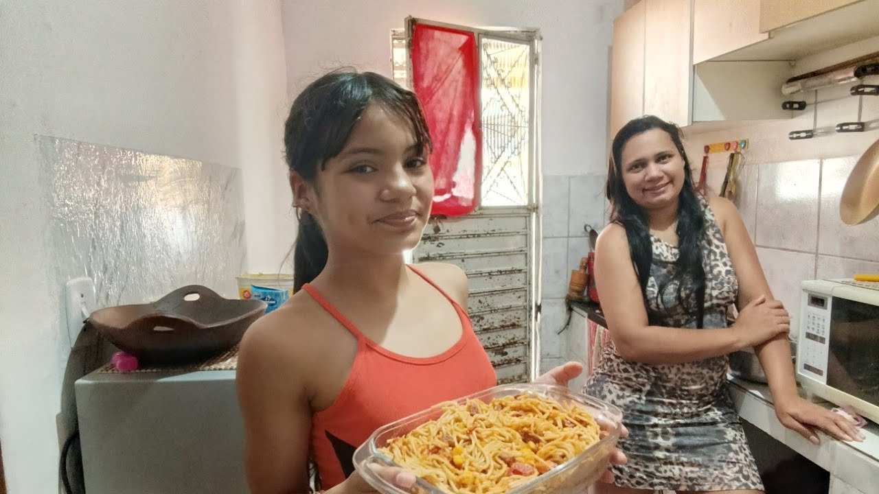 HOJE FIZ MACARRÃO PARA O ALMOÇO