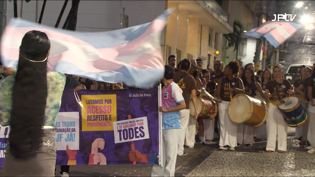 VISIBILIDADE TRANS: MARSHA MOBILIZA POPULAÇÃO NA LUTA POR COTAS TRANS NA UFJF | JF AGORA