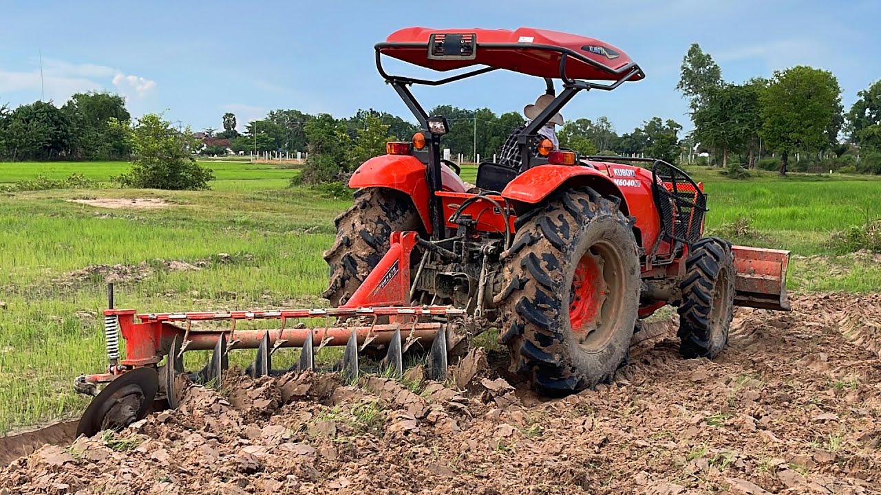 Tractor Kubota M6040 SU Plow Field Sand,Tractor Khmer Farmer