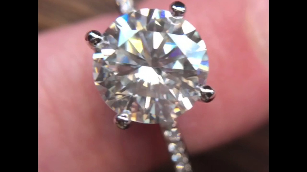 NEO Moissanite Diamond Cut Round