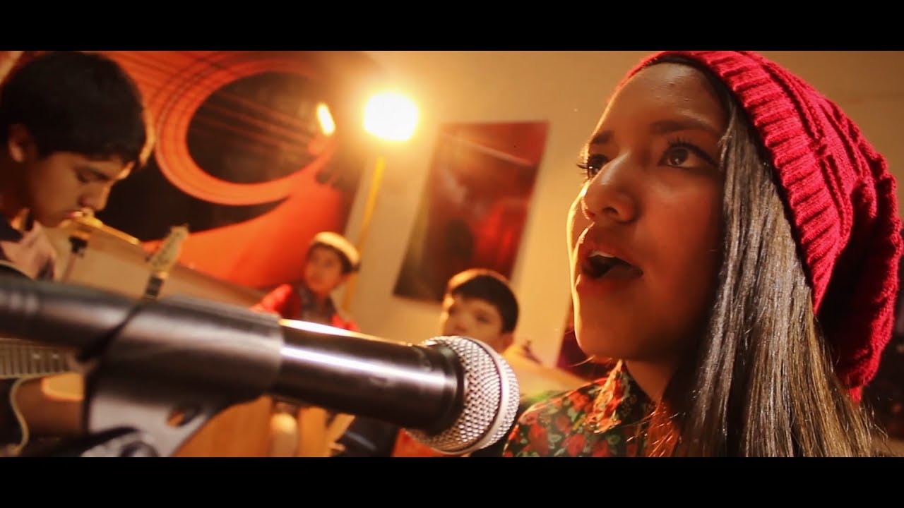 Reportaje La voz del Quechua -  Renata Flores