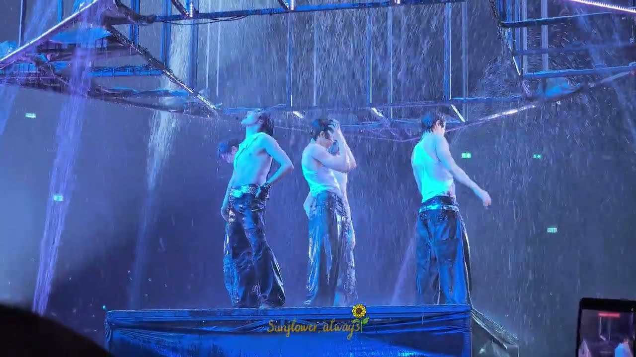 LYKN - ฉ่ำ (CHARM) @ LYKN Dusk & Dawn Concert D2
