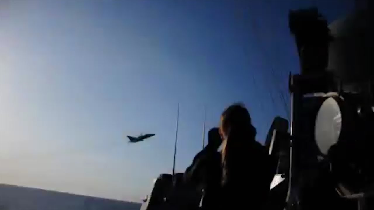 Russian jets fly dangerously close to U.S. Navy ship