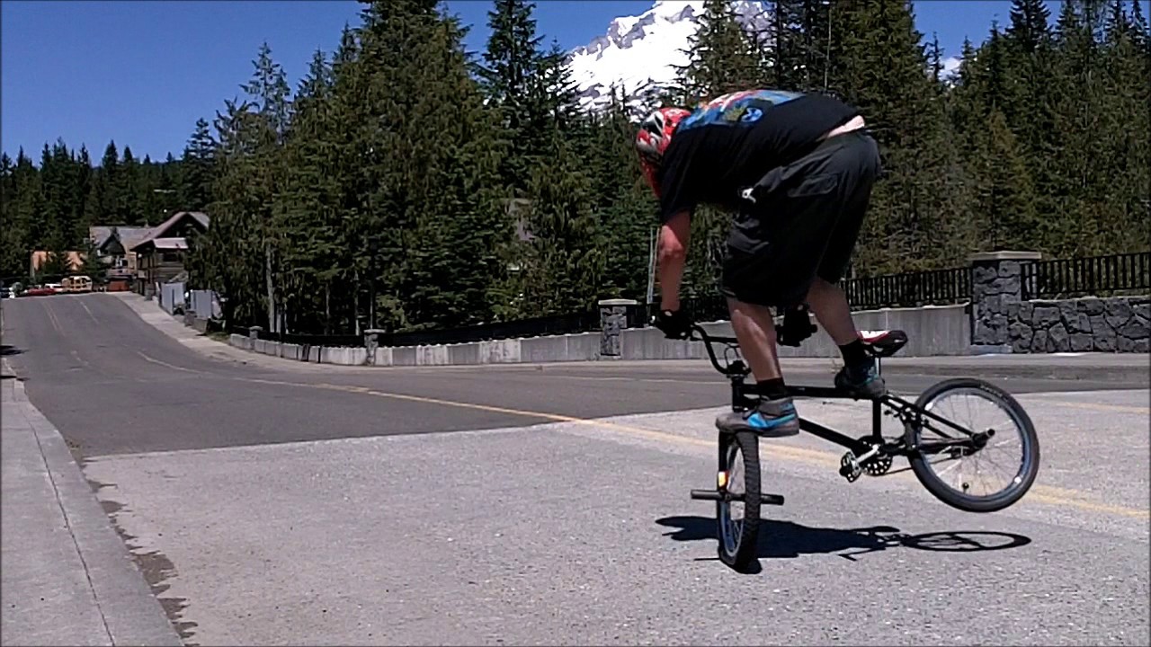 RAD BMX TRIBUTE - A TRIBUTE TO CRU JONES