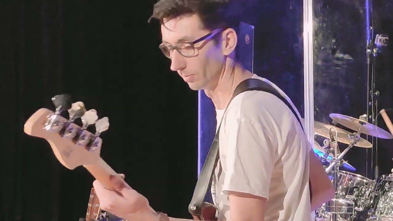 WHAT'S - Lazy (NOIR DESIR COVER)