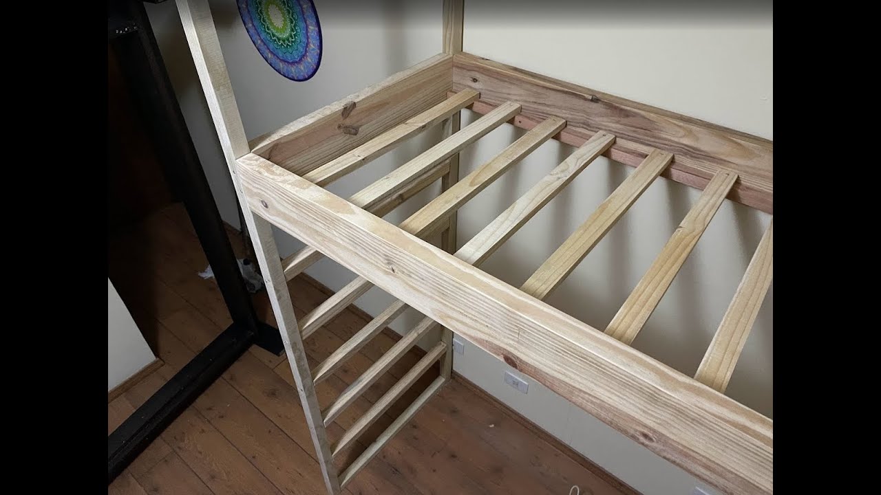Cama Suspensa R&uacute;stica com Madeira de Pinus - DIY - Projeto Perfeito para Quartos Pequenos