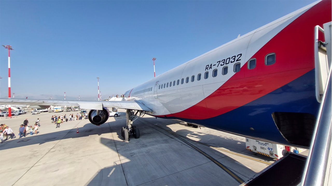 Механизация, Взлёт, Посадка, Снижение, Реверс в дождь | Boeing 767-300 Azur Air AYT - SVX