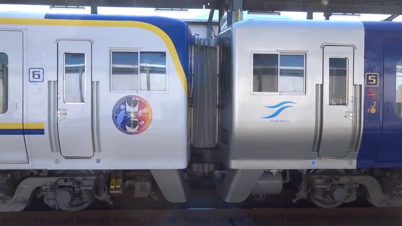 8000系S6編成（台湾EMU800型塗装）　宇多津駅連結