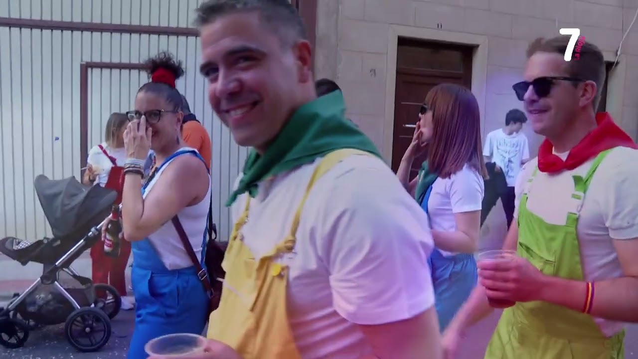 REPORTAJE FIESTAS DE ALBERITE, DESFILE DE CARROZAS