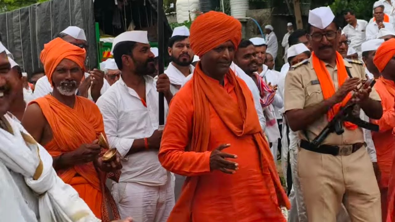 घोडा रिंगण....पायी दिंडी सोहळा करकंब येथे हरिपाठ .... पंढरपूर