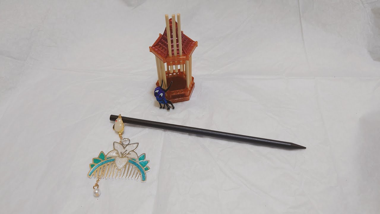 Sophie and Toffee Disney Box 2024 – Mulan’s Magnolia Comb Hairpin & Lucky Cricket Cage