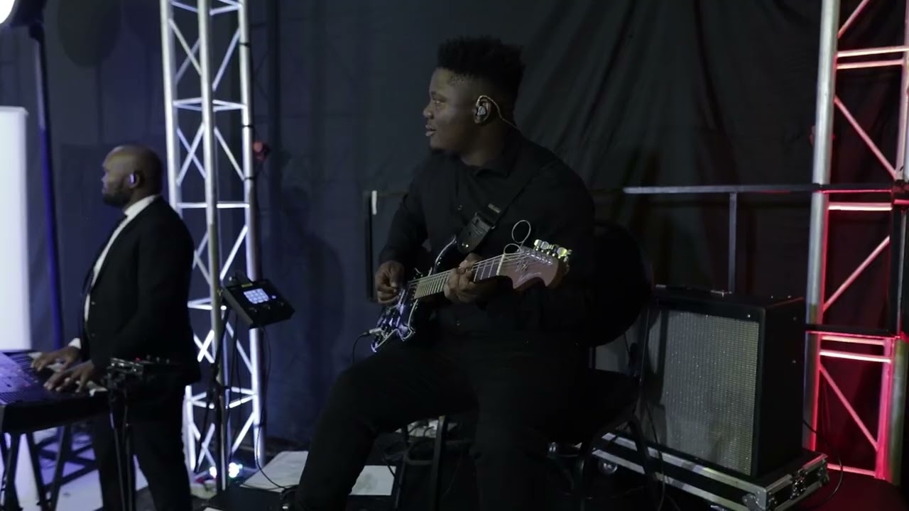 Sangen'ekuphileni  ft Slindile Ngubane