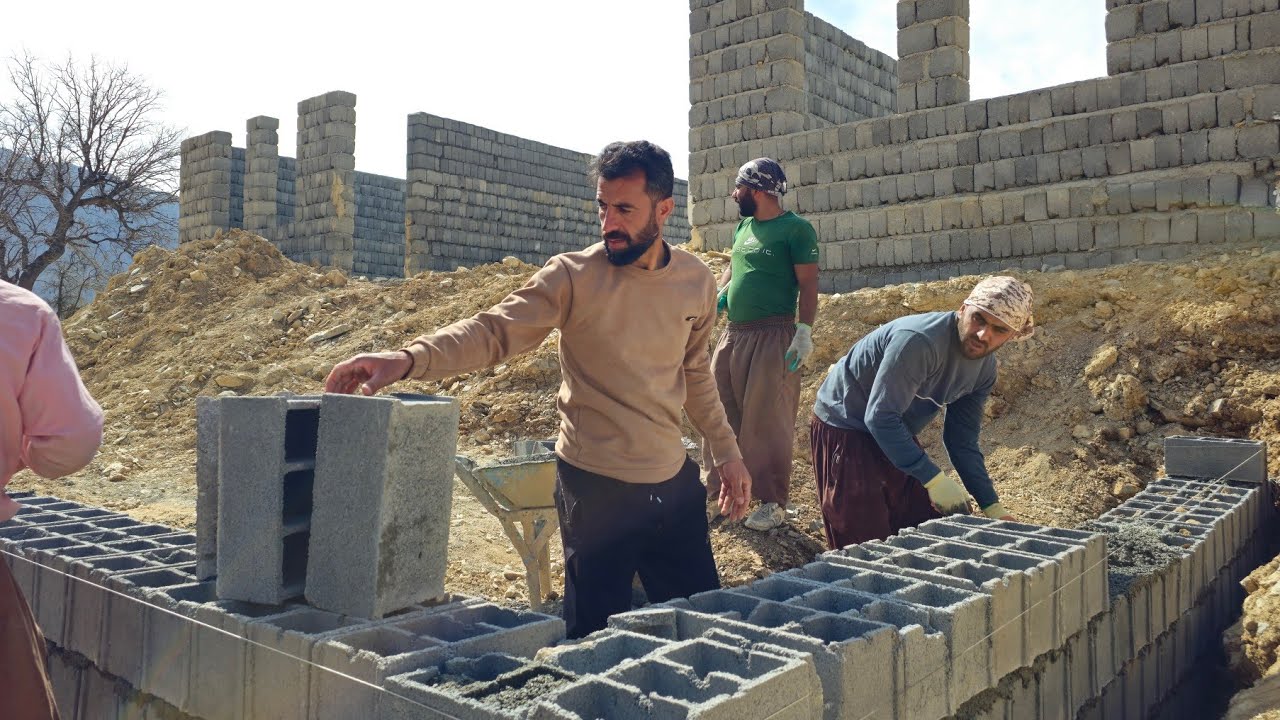 Unity in the Heart of Nomadic Life | Yusuf and Neighbors Help Ali Build a House 🏡🤝