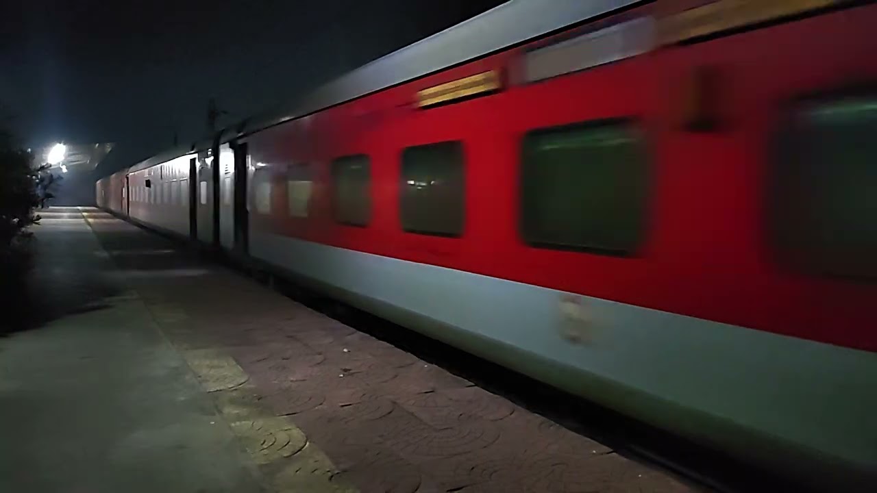 LHB Garibrath Express || 12739 || Vishakapatnam Secunderabad Garibrath Exp