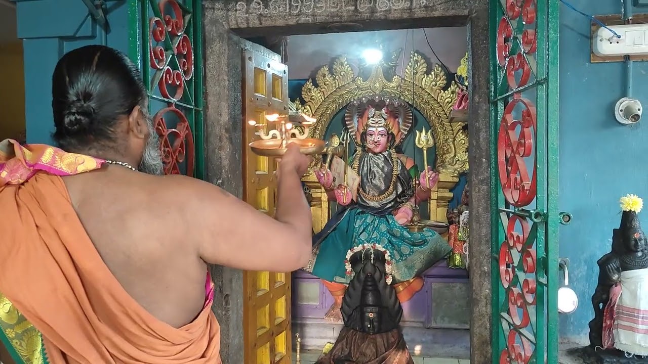 ஸ்ரீ தக்ஷிணாமூர்த்தி. ஸ்ரீலலிதாம்பிகை  மஹா தீபாராதனை 
