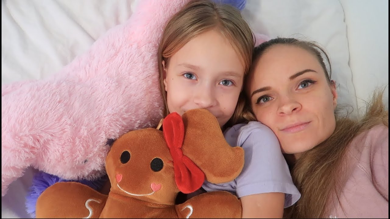 ДЕНЬ 2 /Открывает ПОДАРОЧКИ/ Когда ВЫЙДУТ наши КЛИПЫ