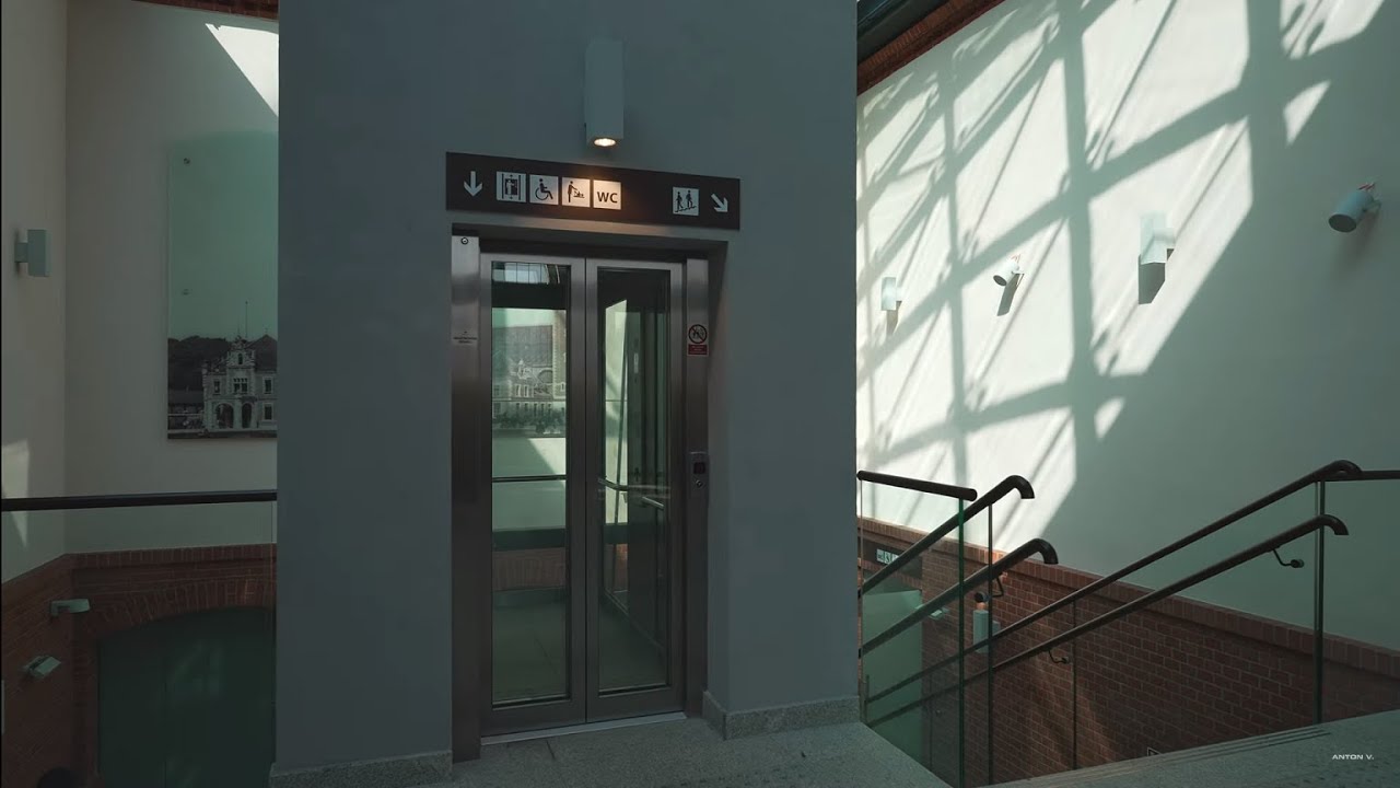 Poland, Gdańsk Główny railway station, Techwind elevator