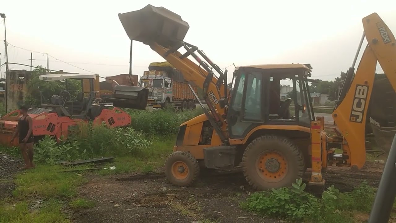 Volvo paver marching 