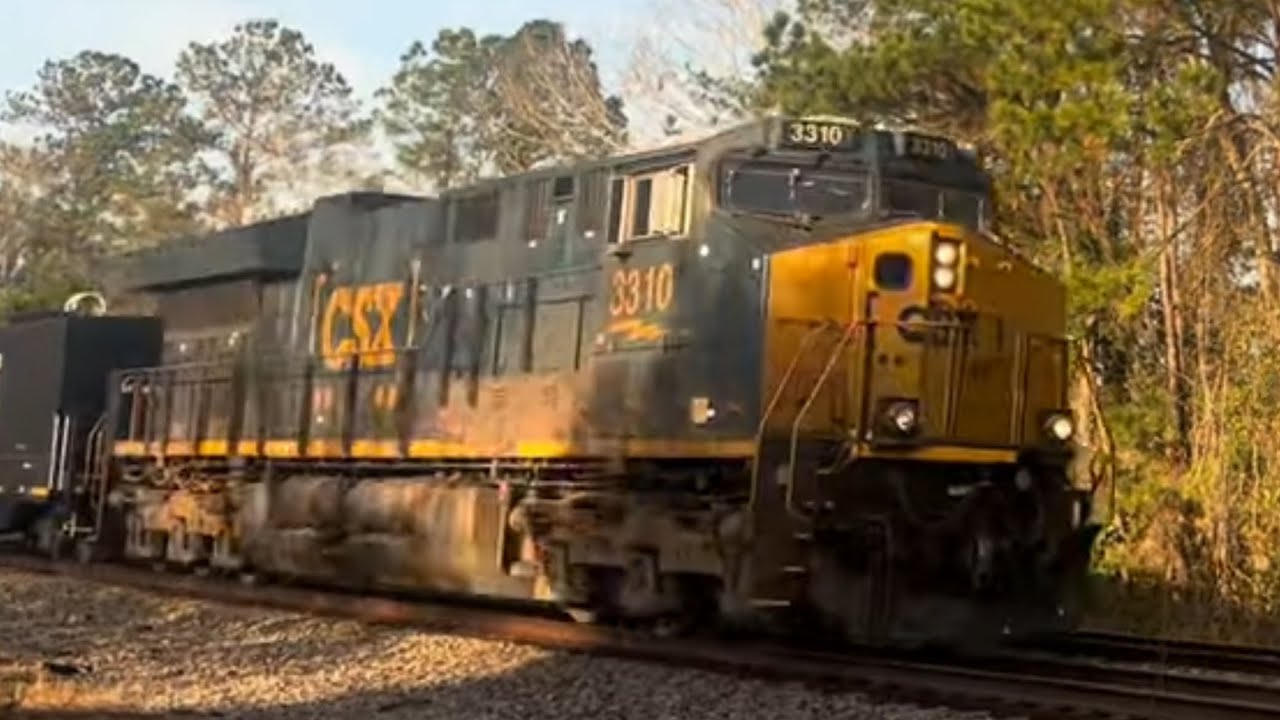 Wow!! CSX 3310 leads M492 at Richmond Hill with its beauuutiful K5LA! 1/10/26