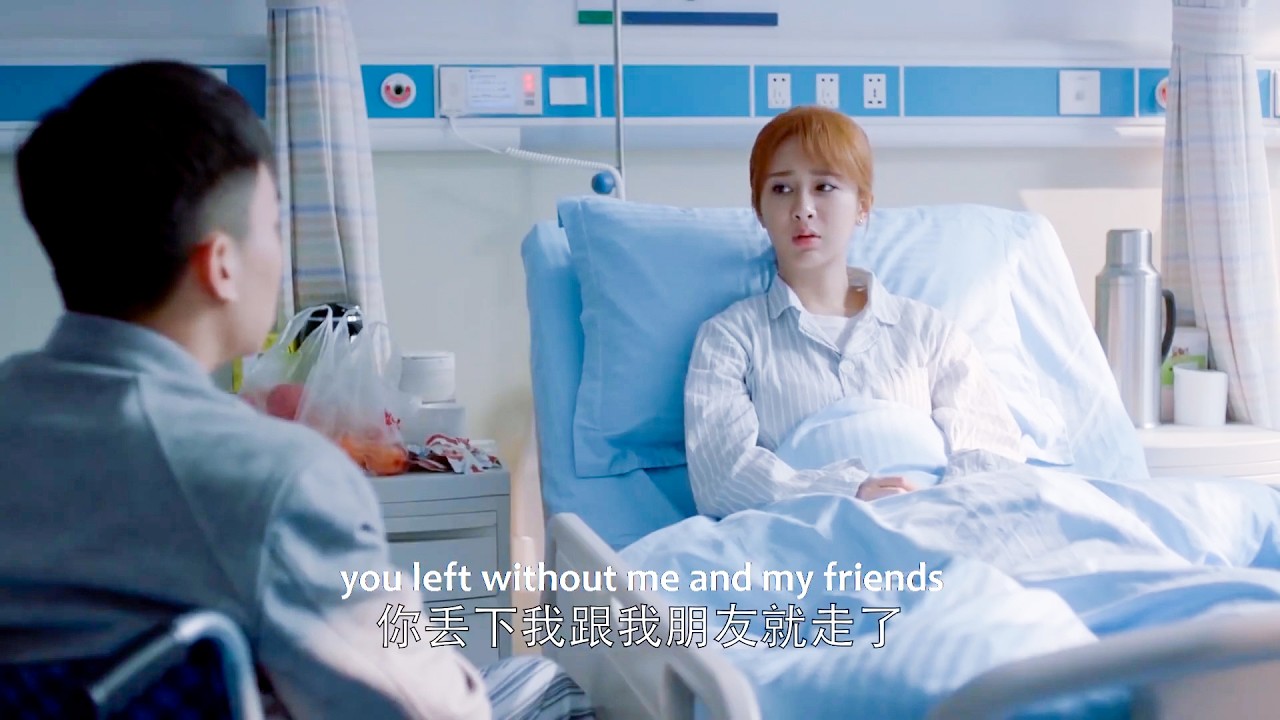 妻子命懸一線住院，他推着輪椅痛哭求原諒！她醒來一句「晚了」轉身離開，男人崩潰尖叫！