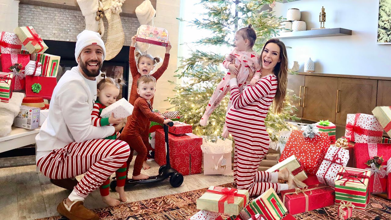 CHATWIN FAMILY CHRISTMAS DAY SPECIAL GIFT HAUL | OPENING TONS OF PRESENTS ON CHRISTMAS MORNING